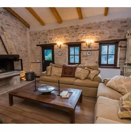 Epoches 4* Karpenísion