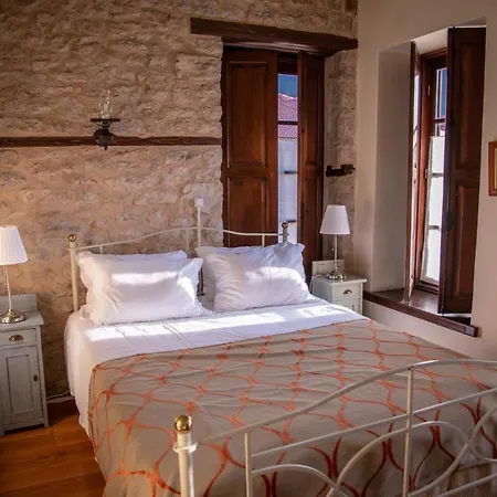 Epoches 3* Karpenisi