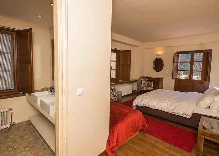 Πανσιόν Epoches 4*