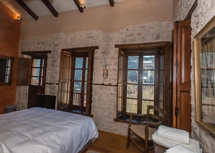 Πανσιόν Epoches 4*