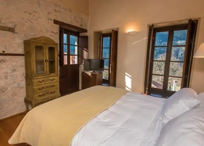 Πανσιόν Epoches 4*