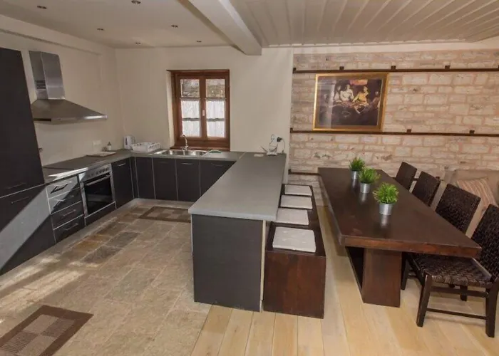 Epoches Πανσιόν Καρπενήσι